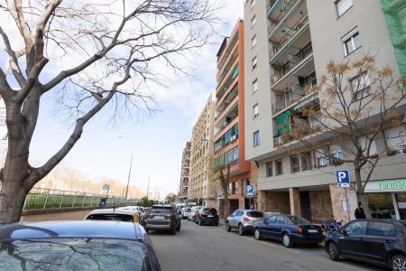 Apartamento en alquiler temporal de 66 m² con terraza y 3 habitaciones en Sant Andreu