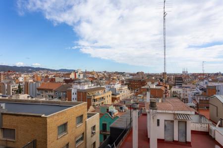 Apartamento en alquiler temporal de 66 m² con terraza y 3 habitaciones en Sant Andreu