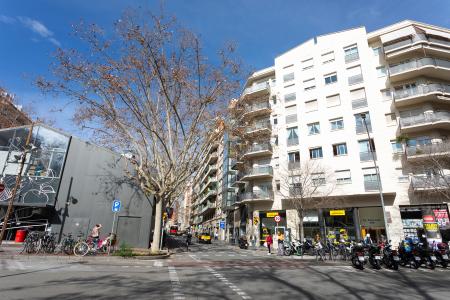 Apartment for Rent in Barcelona Passeig De Sant Joan - Industria