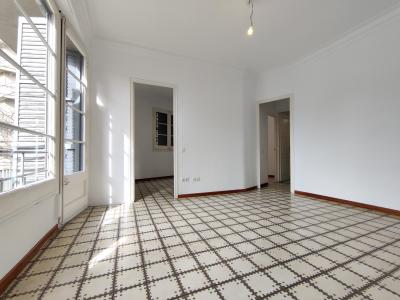 Pis en Lloguer a Barcelona Av. Gaudí - Còrsega