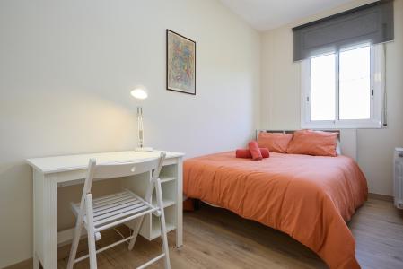 Apartamento en alquiler temporal con tres habitaciones dobles en Poble Sec