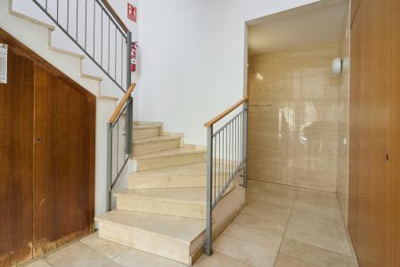 Apartamento en alquiler temporal con tres habitaciones dobles en Poble Sec