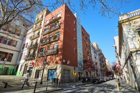 Apartamento en alquiler temporal con tres habitaciones dobles en Poble Sec