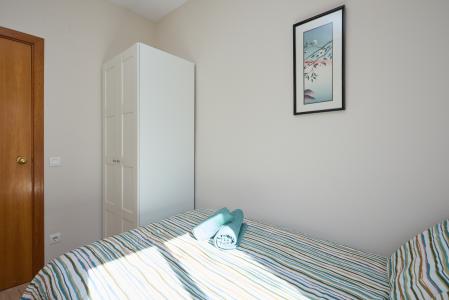 Apartamento en alquiler temporal con tres habitaciones dobles en Poble Sec