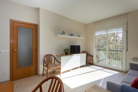 Apartamento en alquiler temporal con tres habitaciones dobles en Poble Sec