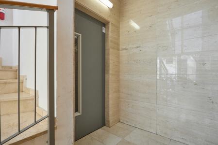 Apartamento en alquiler temporal con tres habitaciones dobles en Poble Sec