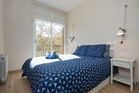 Apartamento en alquiler temporal con tres habitaciones dobles en Poble Sec