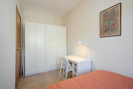 Apartamento en alquiler temporal con tres habitaciones dobles en Poble Sec