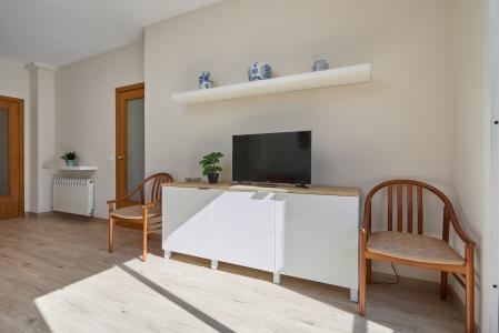 Apartamento en alquiler temporal con tres habitaciones dobles en Poble Sec
