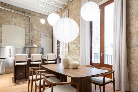 Loft en alquiler temporal con habitación doble y espectacular salón en Gòtic