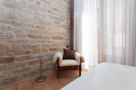 Loft en alquiler temporal con habitación doble y espectacular salón en Gòtic