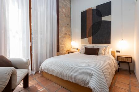 Loft en alquiler temporal con habitación doble y espectacular salón en Gòtic