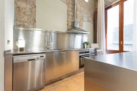 Loft en alquiler temporal con habitación doble y espectacular salón en Gòtic