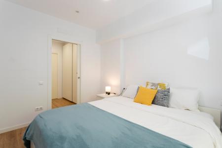 Apartment for Rent in Barcelona Casp - Passeig De Sant Joan (parking Opcional)