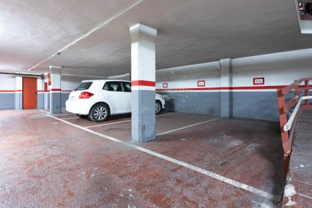 Apartment for Rent in Barcelona Casp - Passeig De Sant Joan (parking Opcional)