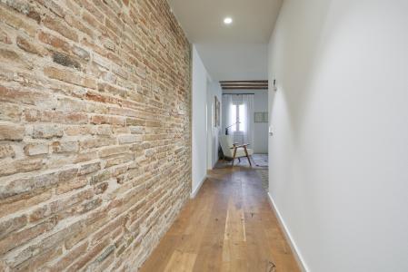 Appartement te huur in Barcelona Gignàs - Regomir (10 Months Minimum)