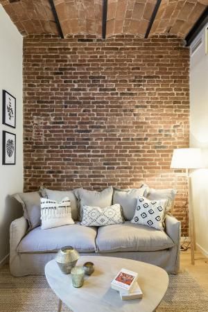 Apartment for Rent in Barcelona Sardenya - Consell De Cent