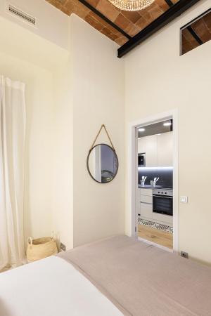 Apartment for Rent in Barcelona Sardenya - Consell De Cent