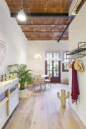 Apartment for Rent in Barcelona Sardenya - Consell De Cent