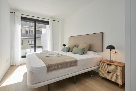 Apartamento en alquiler temporal con dos habitaciones, tres baños y terraza en Hospitalet