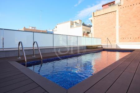 Apartamento en alquiler temporal con dos habitaciones, tres baños y terraza en Hospitalet