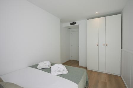 Apartamento en alquiler temporal con dos habitaciones, tres baños y terraza en Hospitalet
