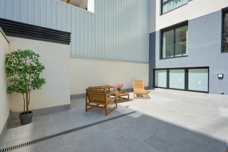 Apartamento en alquiler temporal con dos habitaciones, tres baños y terraza en Hospitalet