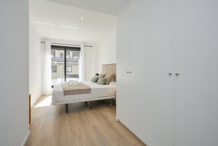 Apartamento en alquiler temporal con dos habitaciones, tres baños y terraza en Hospitalet