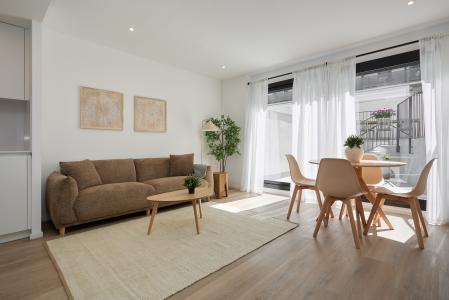Apartamento en alquiler temporal con dos habitaciones, tres baños y terraza en Hospitalet