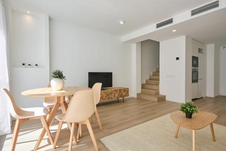 Apartamento en alquiler temporal con dos habitaciones, tres baños y terraza en Hospitalet