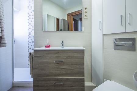 Apartamento en alquiler temporal con dos habitaciones y despacho en Park Güell