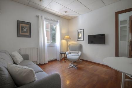 Apartamento en alquiler temporal con dos habitaciones y despacho en Park Güell