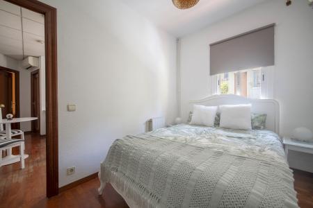 Apartamento en alquiler temporal con dos habitaciones y despacho en Park Güell