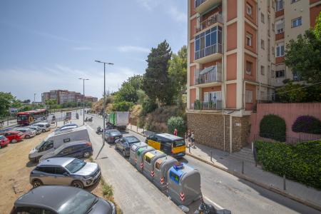 Apartamento en alquiler temporal con dos habitaciones y despacho en Park Güell