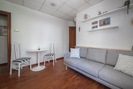 Apartamento en alquiler temporal con dos habitaciones y despacho en Park Güell