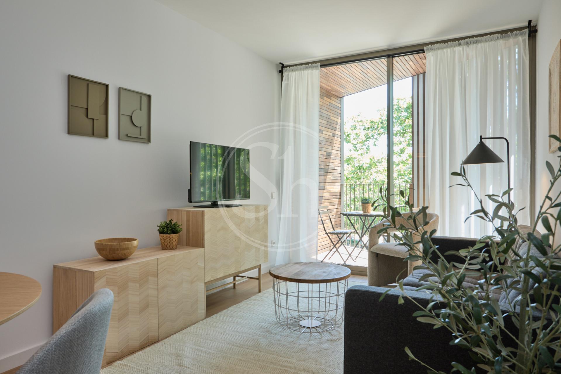Apartamento en alquiler temporal con espectacular piscina al lado de la Sagrada Família