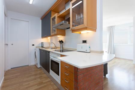 Luminoso piso de alquiler mensual en Gràcia