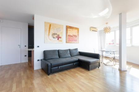 Luminoso piso de alquiler mensual en Gràcia