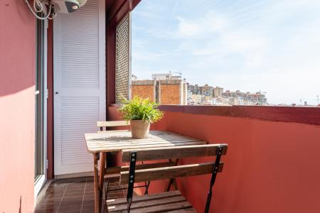 Luminoso piso de alquiler mensual en Gràcia