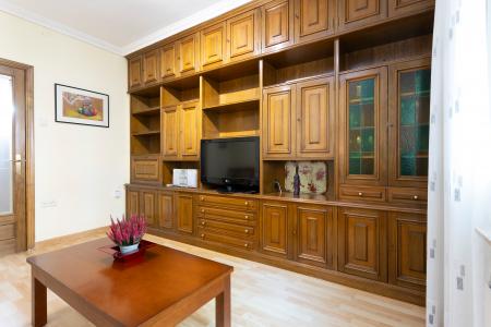 Apartamento en alquiler temporal con dos habitaciones dobles y vestidor en Horta