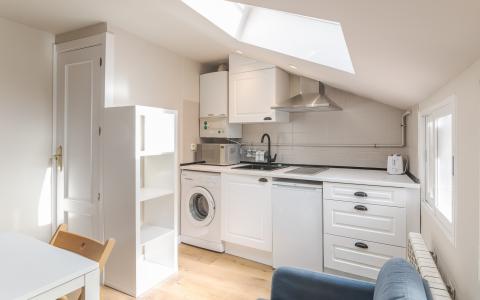Appartement te huur in Madrid Bastero - Carnero