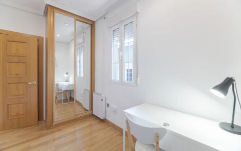 Appartement te huur in Madrid Sánchez Pacheco - Eugenio Salazar