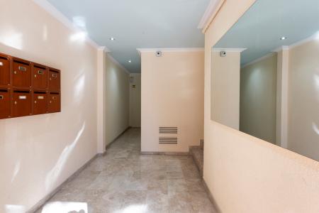 Apartamento en alquiler temporal con dos habitaciones dobles y balcón en Les Corts