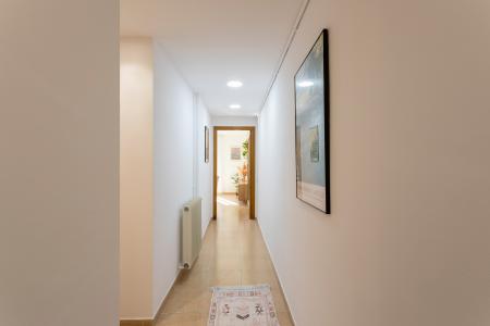 Apartamento en alquiler temporal con dos habitaciones dobles y balcón en Les Corts