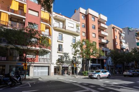 Apartamento en alquiler temporal con dos habitaciones dobles y balcón en Les Corts