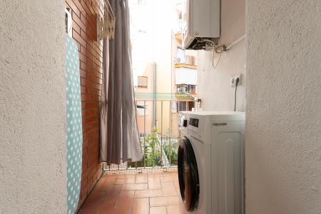 Apartamento en alquiler temporal con dos habitaciones dobles y balcón en Les Corts