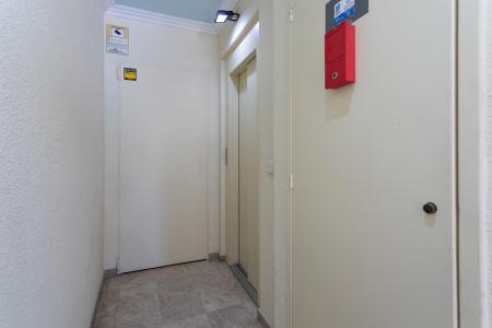 Apartamento en alquiler temporal con dos habitaciones dobles y balcón en Les Corts