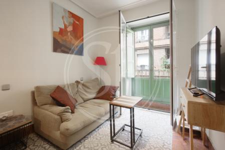 Studio for Rent in Madrid Velarde - Malasaña