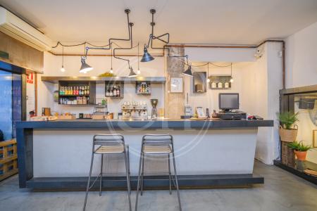 Local comercial en venda a Barcelona Traspaso Restaurante Carrer Regàs