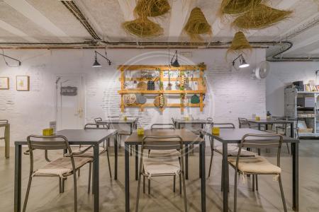 Local comercial en venda a Barcelona Traspaso Restaurante Carrer Regàs